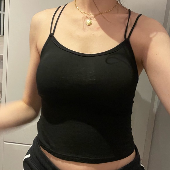 Cute backless tank top with built in padding - Picture 4 of 4